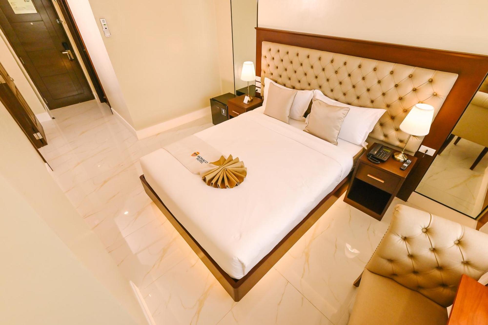 Monaco Hotel Taytay  Екстериор снимка