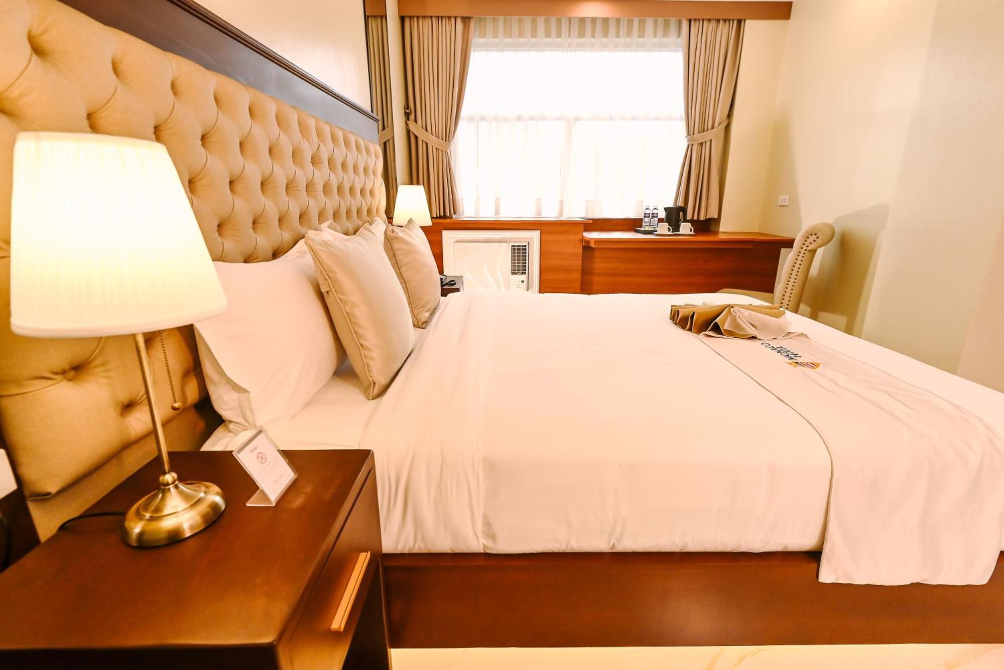 Monaco Hotel Taytay  Екстериор снимка