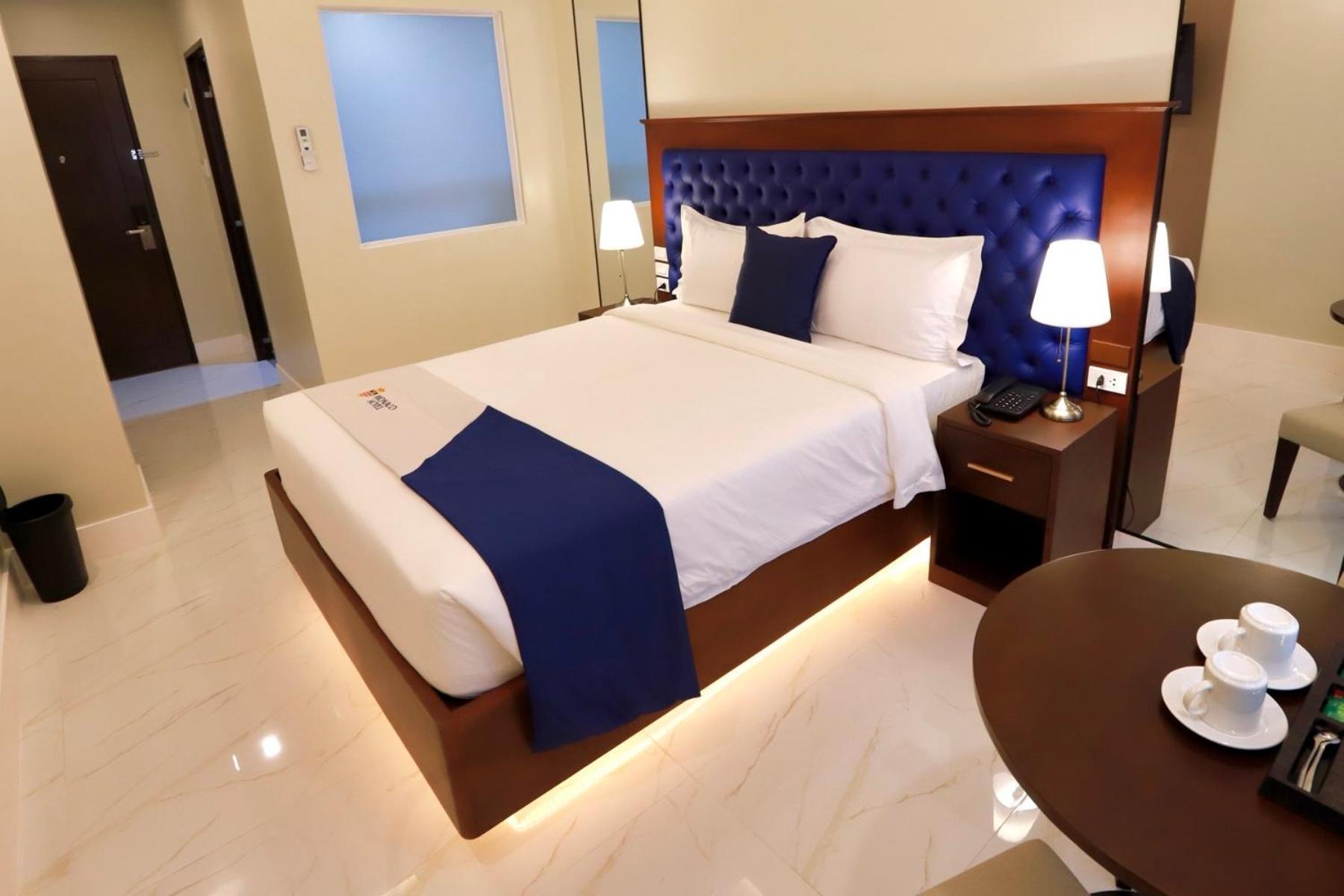 Monaco Hotel Taytay  Екстериор снимка